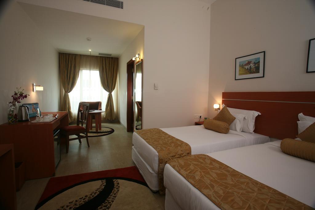 Leonia Holistic Destination Hotel Shamirpet Quarto foto