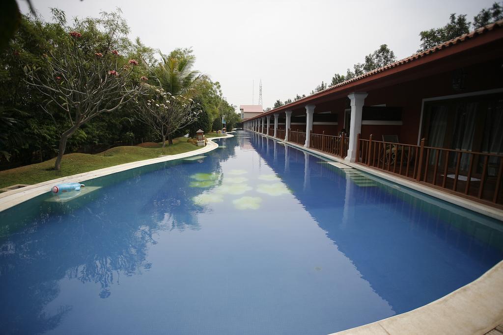 Leonia Holistic Destination Hotel Shamirpet Quarto foto